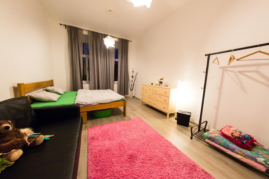 Freedom Rooms & Apartments Praga Exterior foto