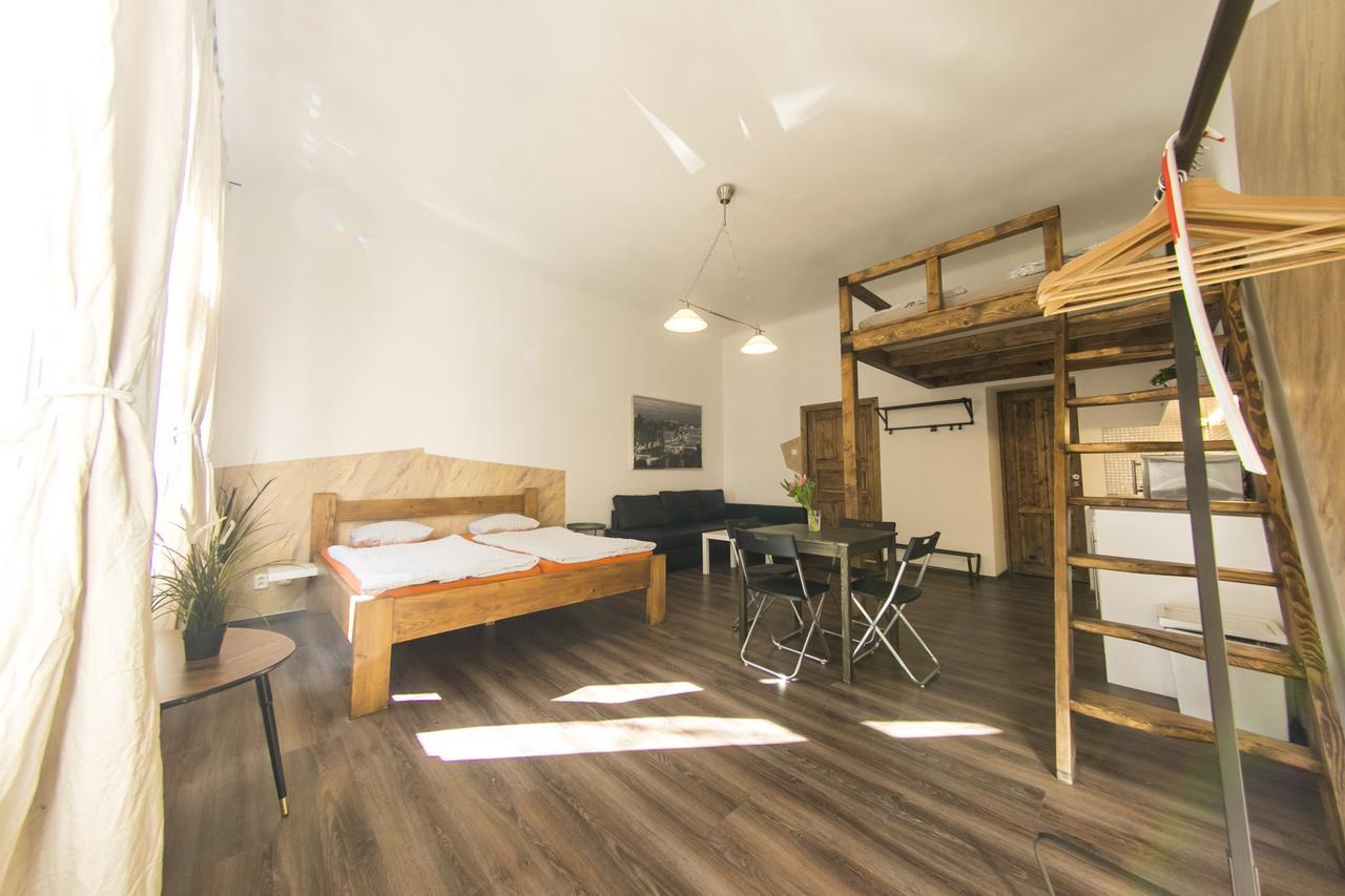Freedom Rooms & Apartments Praga Exterior foto